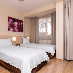Family Madrid Otel