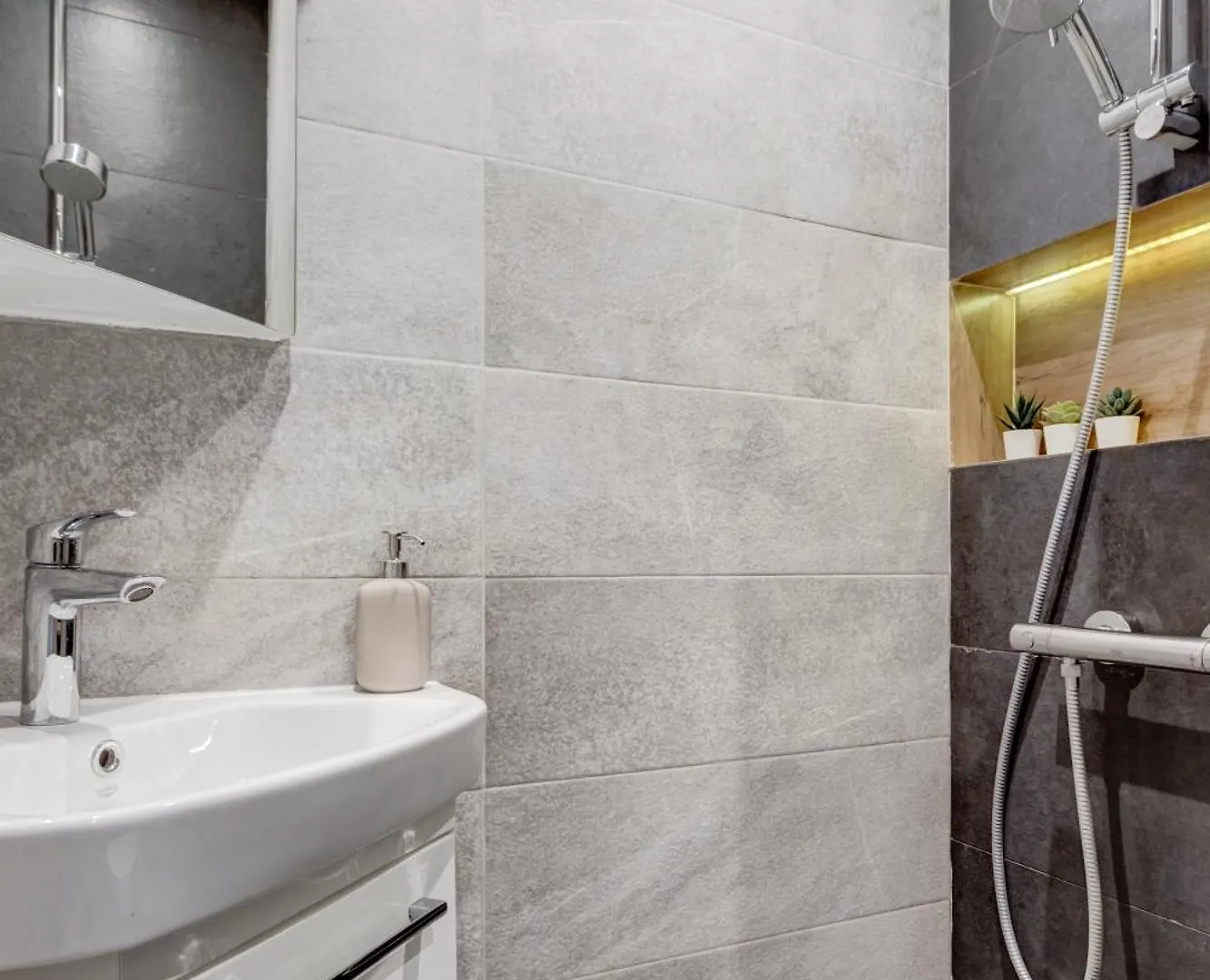 Apartment Cozy Bright Space In The Heart Of Women'S Market Sofia