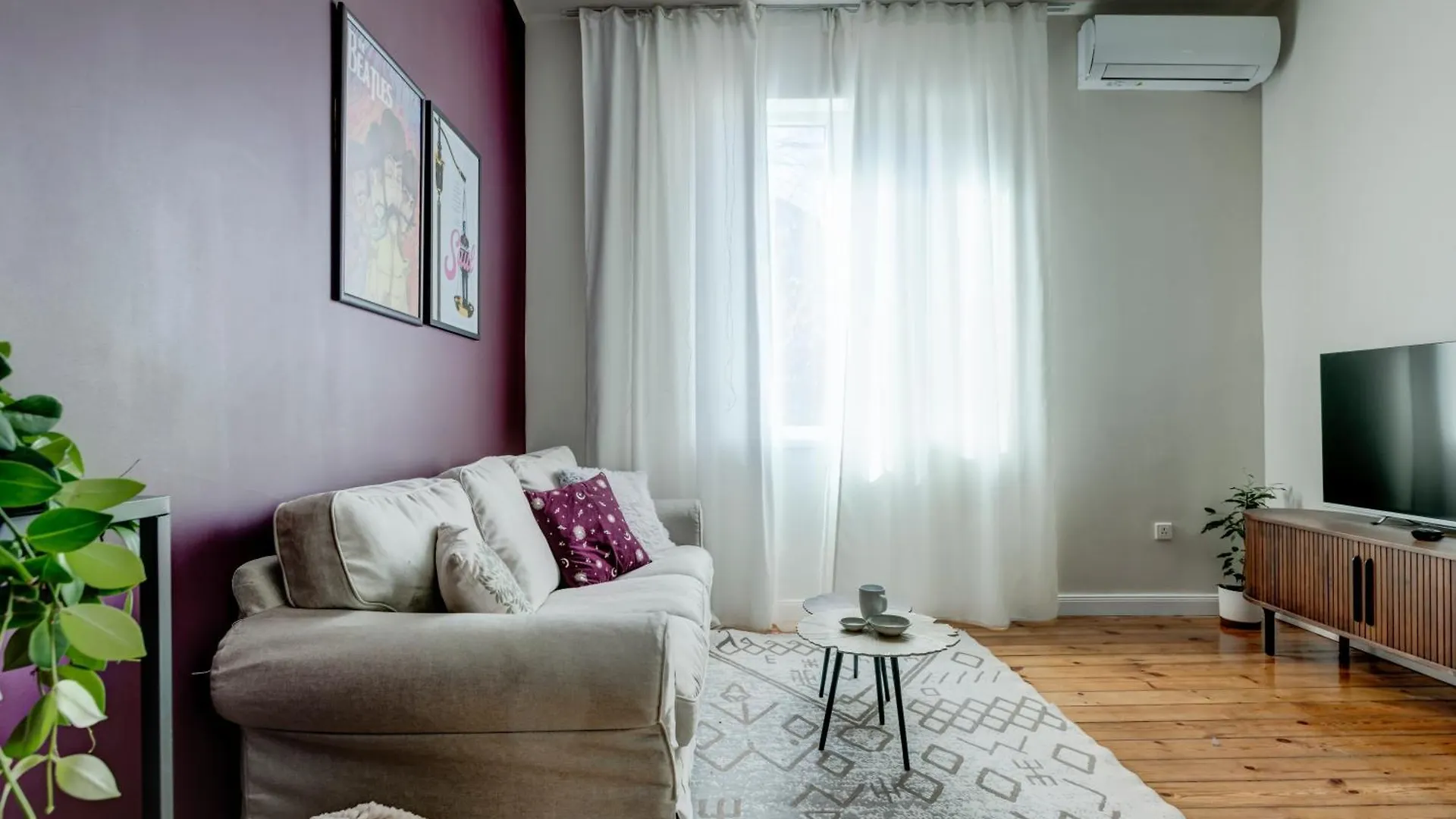 סופיה Cozy Bright Space In The Heart Of Women'S Market